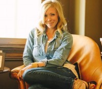 Ellie Holcomb