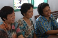 These three Indonesian ladies have been unfairly imprisoned for
choosing to follow Jesus by teaching Sunday School. Would we choose to
follow Christ if a decision cost us as dearly?