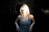 Lindsey: London-based session singer with an arresting debut album